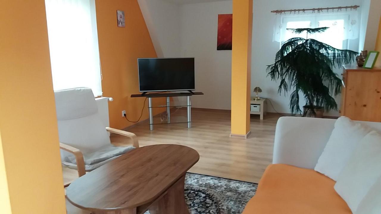 Apartmany Krasna - K68 捷克贾布朗尼城 外观 照片